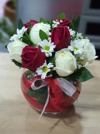 Cam Vazoda Güller ve Papatya, Kütahya Altıntaş Çiçekçi