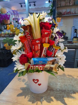 Çikolata ve Çiçekler, Altıntaş Çiçekçi