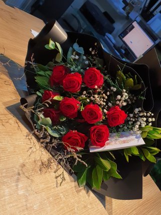 Kırmızı Güller Aşkıma, Altıntaş Çiçekçi