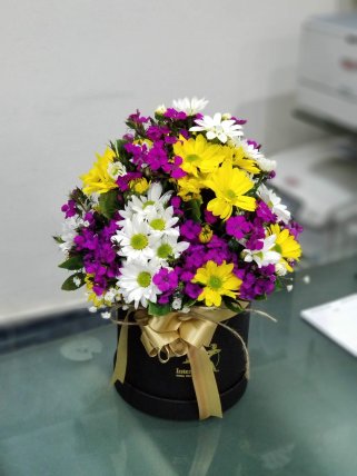 Kutuda Kır Çiçekleri Aranjmanı