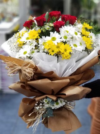 Sarı Beyaz Krizantem ve Gül Buketi, Altıntaş çiçek siparişi
