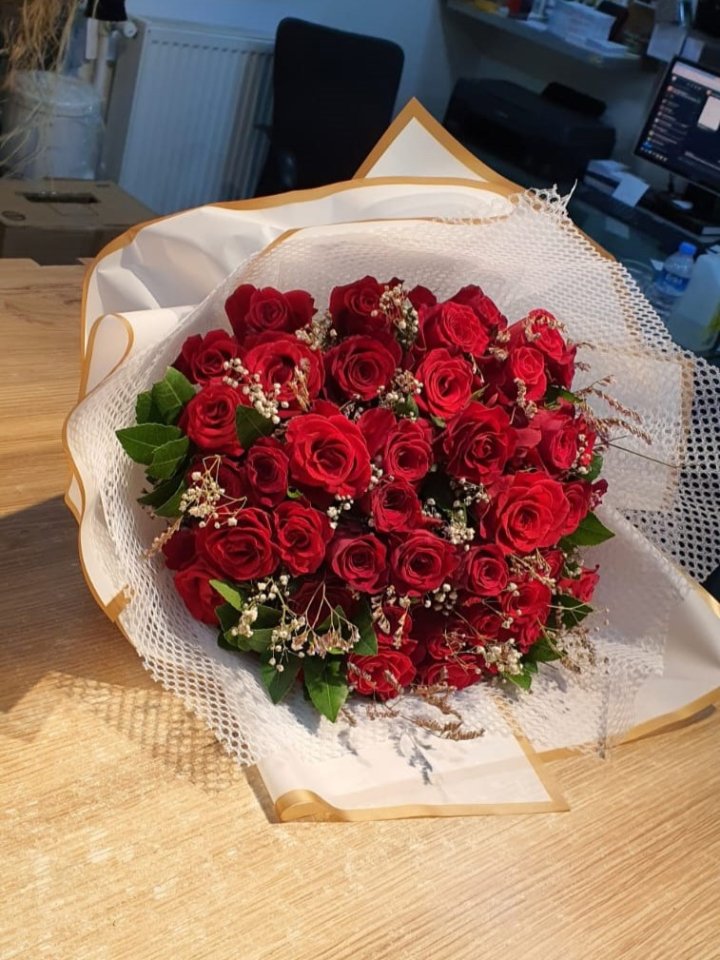 40 Gül Buketi, Altıntaş Çiçekçi