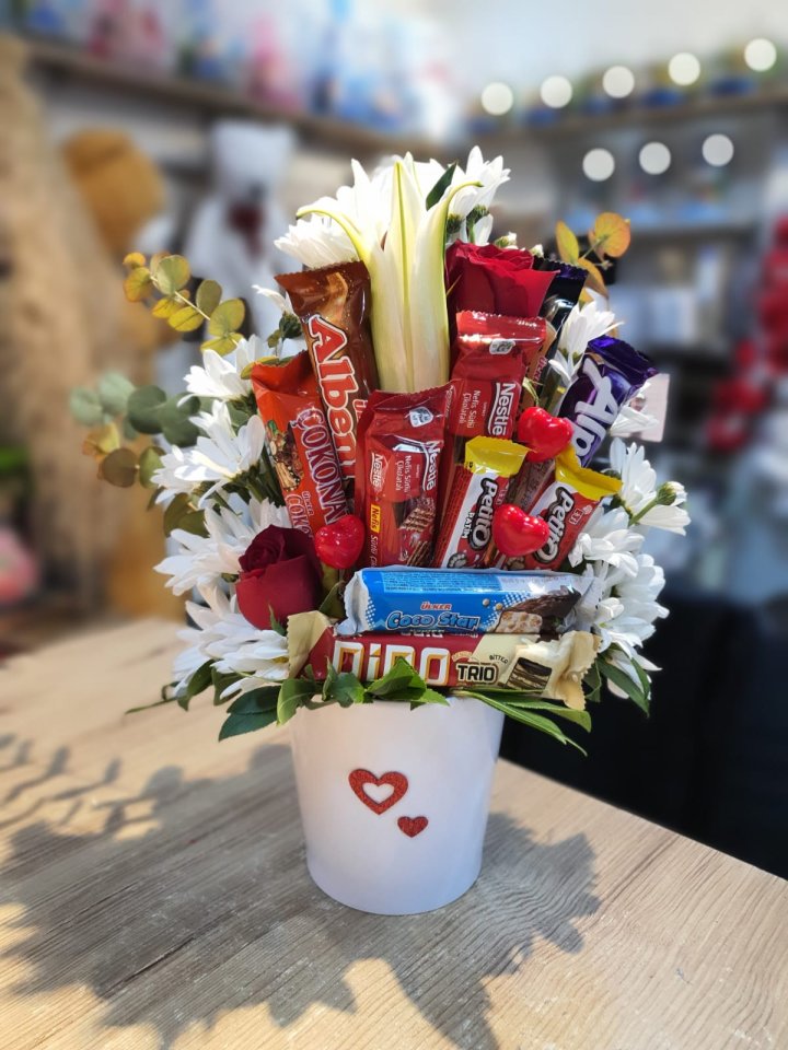 Çikolata ve Çiçekler, Altıntaş Çiçekçi