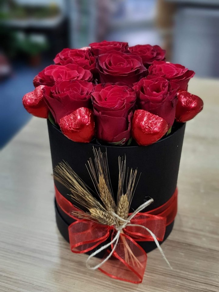 Çikolata ve Kırmızı Güller