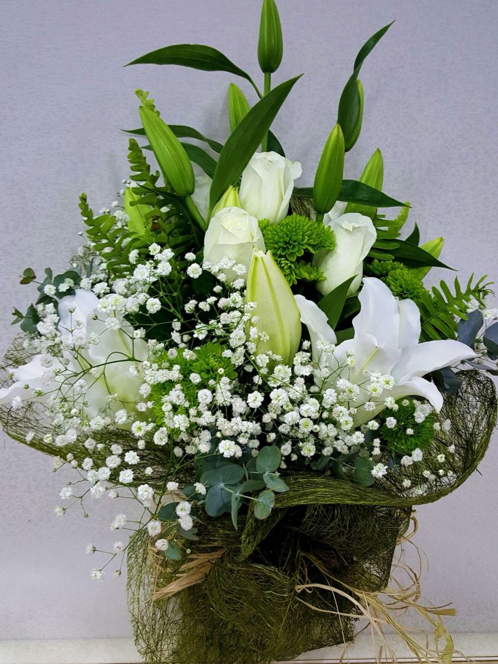 Kazablanka Lilyum ve Beyaz Gül Buketi, Altıntaş Çiçekçi