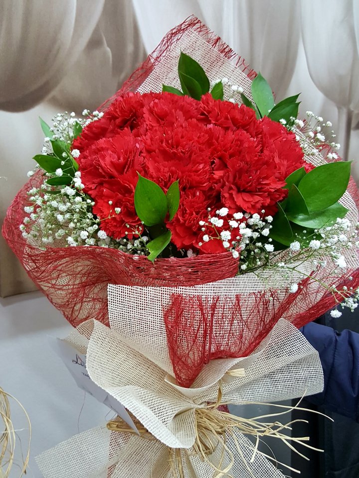 Kırmızı Karanfil Buketi, Altıntaş çiçek gönder