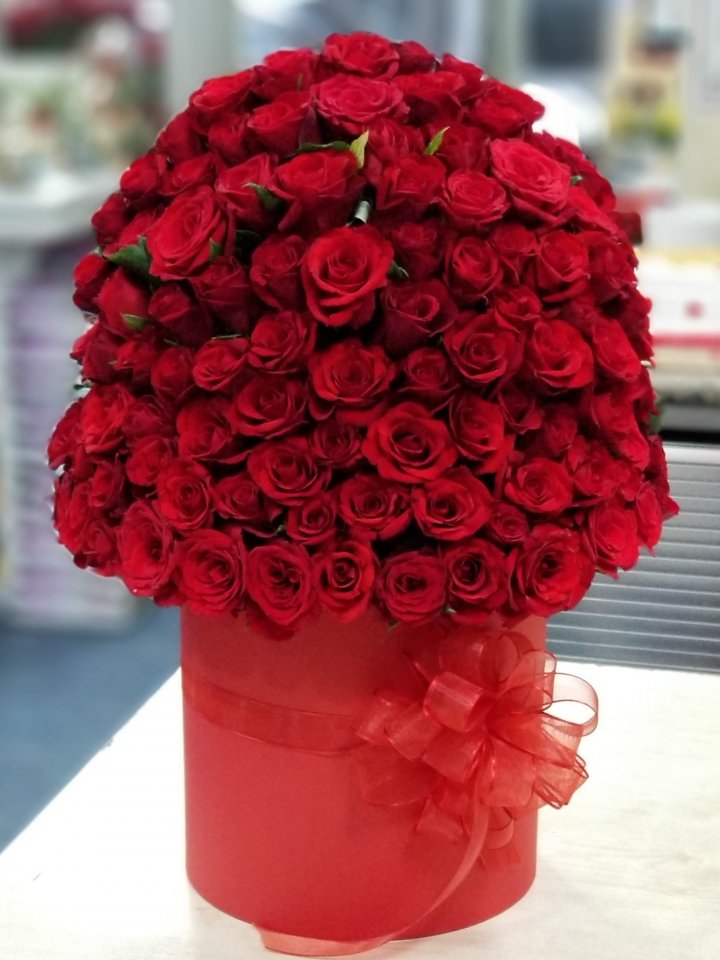 Kutuda 100 Adet Kırmızı Gül Aranjmanı, Altıntaş çiçek gönder