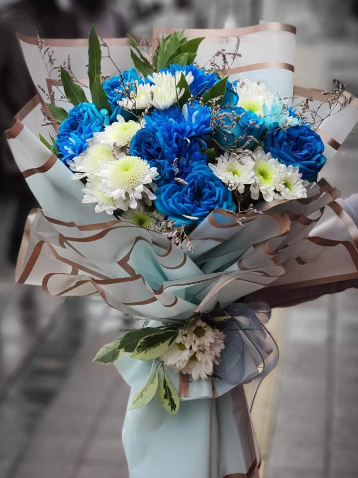 Mavi Güller ve Papatya Buketi, Altıntaş Çiçekçi
